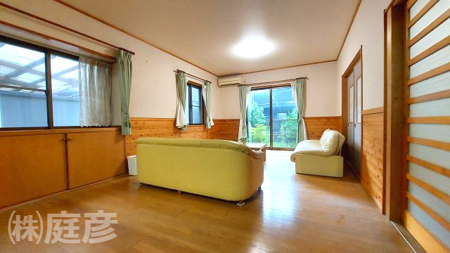 【居間・リビング】の画像