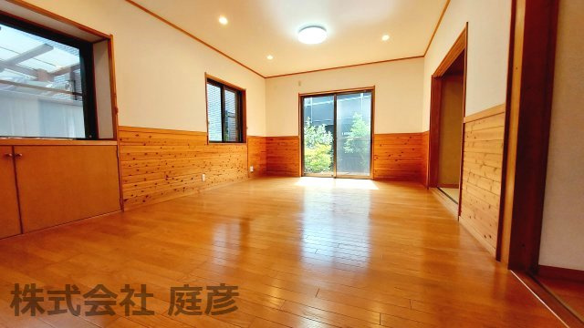 【居間・リビング】の画像