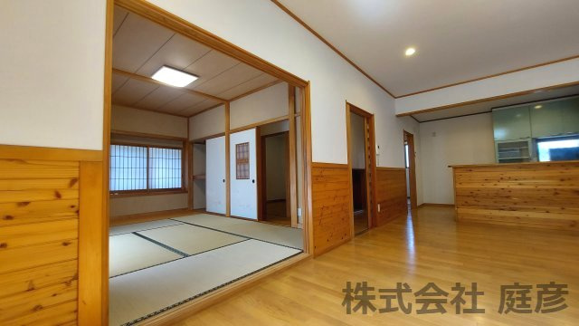 【居間・リビング】の画像