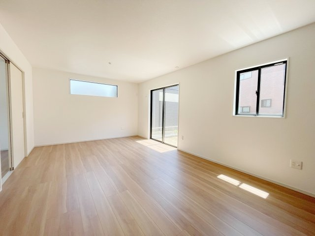 新築戸建・新築建売　KIP伊勢崎市今泉町1期の居間・リビング|陽当たり良好な南向きりリビングは広々17.2帖！