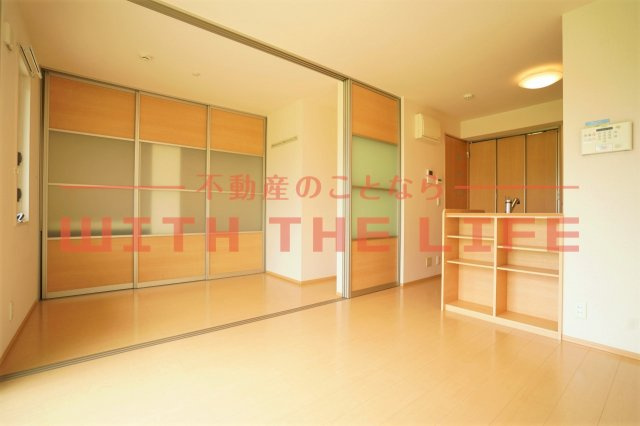 サンライズ御井Ⅱ【キャッシュバック対象物件】の居間・リビング|ゆったりとした居間です