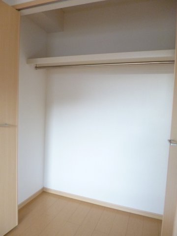 セゾン　五条Ⅱの収納