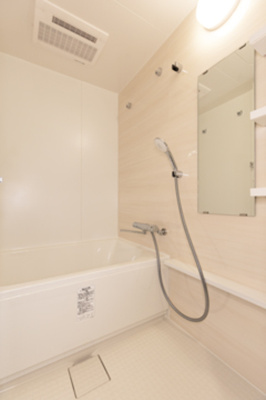 【浴室】 | 神明公園ハイツ・文京 | ※写真は同タイプ住戸です。
駒込の賃貸物件。
「神明公園ハイツ・文京」のことなら(株)メイワ・エステートへお任せください。