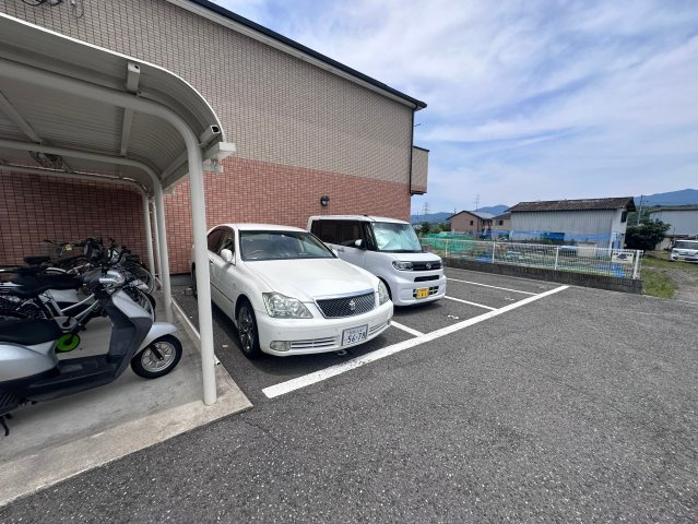 【駐車場】 | ラフィーネ マック