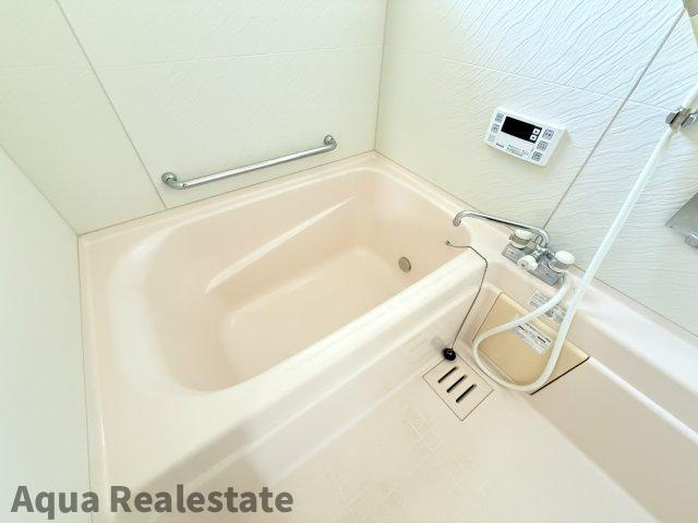 坂出市府中町　リフォーム戸建の浴室|きれいなお風呂です