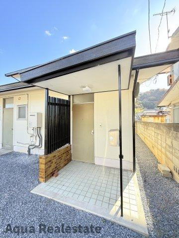 坂出市府中町　リフォーム戸建の玄関|シンプルで使いやすい玄関です