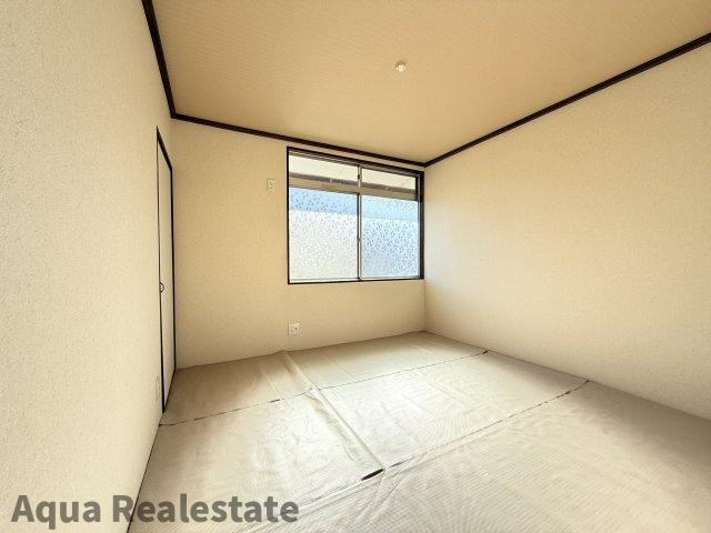 坂出市府中町　リフォーム戸建の寝室|広くて明るい寝室