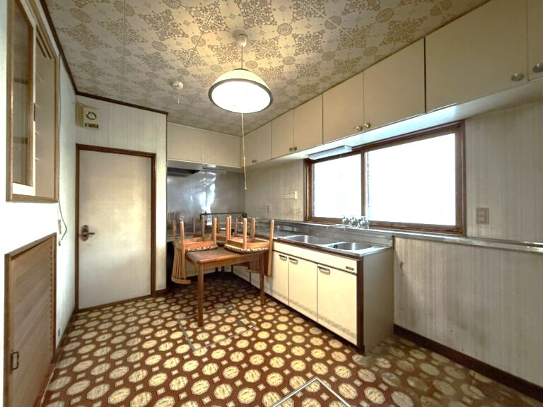 網走市潮見9丁目6番20中古のキッチン