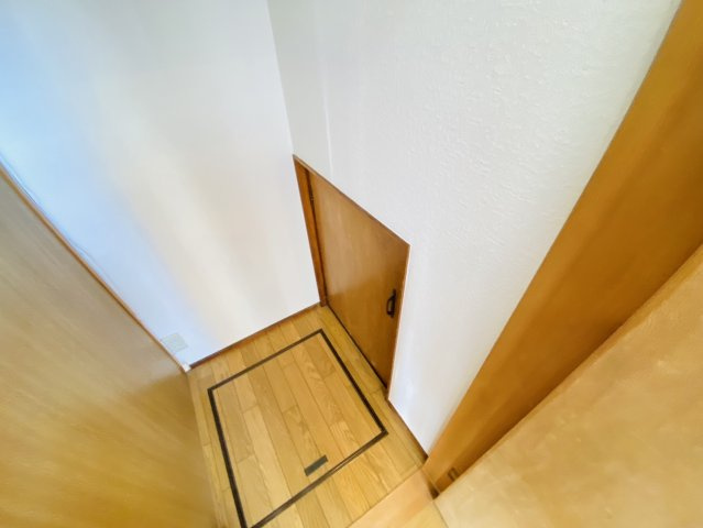 瑞穂市 穂積（穂積駅） 2階建の収納|階段下収納