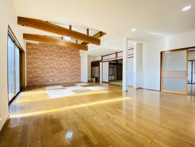 瑞穂市 穂積（穂積駅） 2階建の居間・リビング