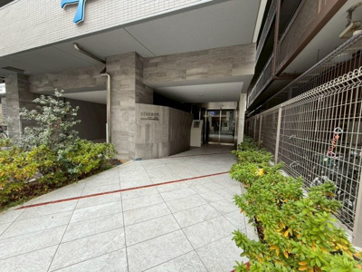 【エントランス】 | セレニテ江坂ミラク