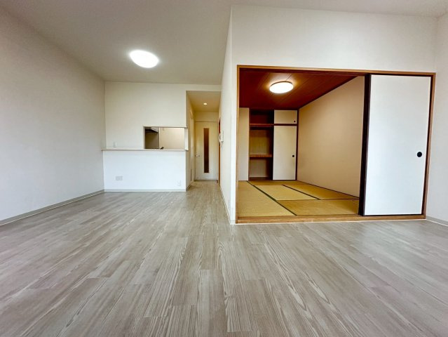 ルネ芦屋親王塚の居間・リビング