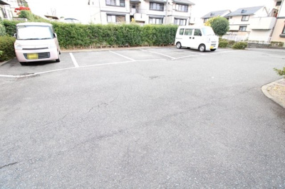 【駐車場】 | セジュールプロプル B棟 | 駐車場