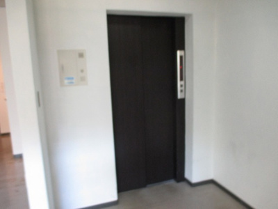 【その他共用部分】 | デイグラン上新庄 | エレベーターが有るので助かりますね