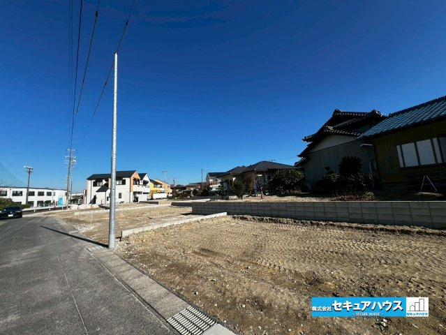 【同施工物件ご案内可能】豊明市阿野町　全6棟の前面道路含む現地写真|事前予約にて現地ご見学いただけます！お気軽にお問い合わせください♪
■株式会社　セキュアハウス■
住宅ローンに強く、知識、経験豊富なスタッフ在籍
お客様に寄り添い、ご成約後もサポート致します。