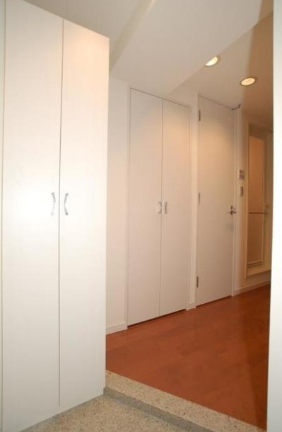 ステージファースト西新宿の玄関