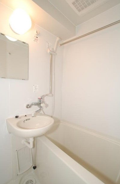 ステージファースト西新宿の浴室