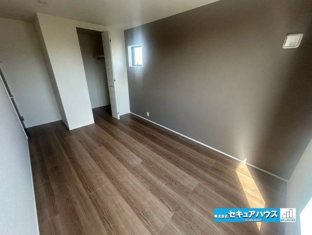 【本日ご案内可能】豊明市阿野町　全6棟の洋室|【洋室7.25帖】
◆広々とした居住空間は日々の暮らしを彩り、心のやすらぎと満足感を与えてくれます。通風と採光を考慮した設計は子供たちはのびのび育ち、家族でくつろぎと団らんを生み出します。　　　　　　