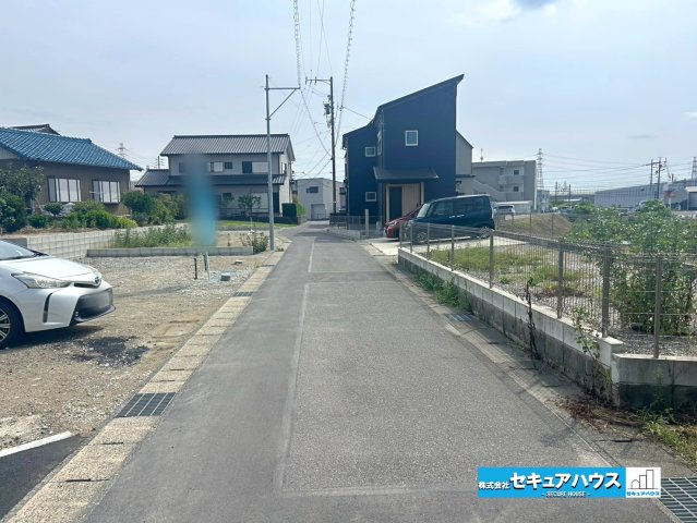 【本日ご案内可能】豊明市阿野町　全6棟の前面道路含む現地写真|事前予約にて現地ご見学いただけます！お気軽にお問い合わせください♪
■株式会社　セキュアハウス■
住宅ローンに強く、知識、経験豊富なスタッフ在籍
お客様に寄り添い、ご成約後もサポート致します。