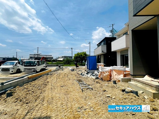 【同施工物件ご案内可能】豊明市阿野町　全6棟の駐車場|事前予約にて現地ご見学いただけます！お気軽にお問い合わせください♪
■株式会社　セキュアハウス　豊明支店■
住宅ローンに強く、知識、経験豊富なスタッフ在籍
お客様に寄り添い、ご成約後もサポート致します