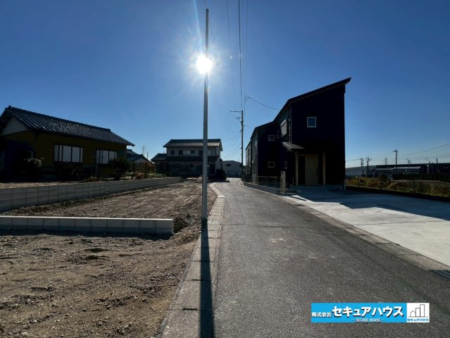 【同施工物件ご案内可能】豊明市阿野町　全6棟の前面道路含む現地写真|事前予約にて現地ご見学いただけます！お気軽にお問い合わせください♪
■株式会社　セキュアハウス　豊明支店■
住宅ローンに強く、知識、経験豊富なスタッフ在籍
お客様に寄り添い、ご成約後もサポート致します
