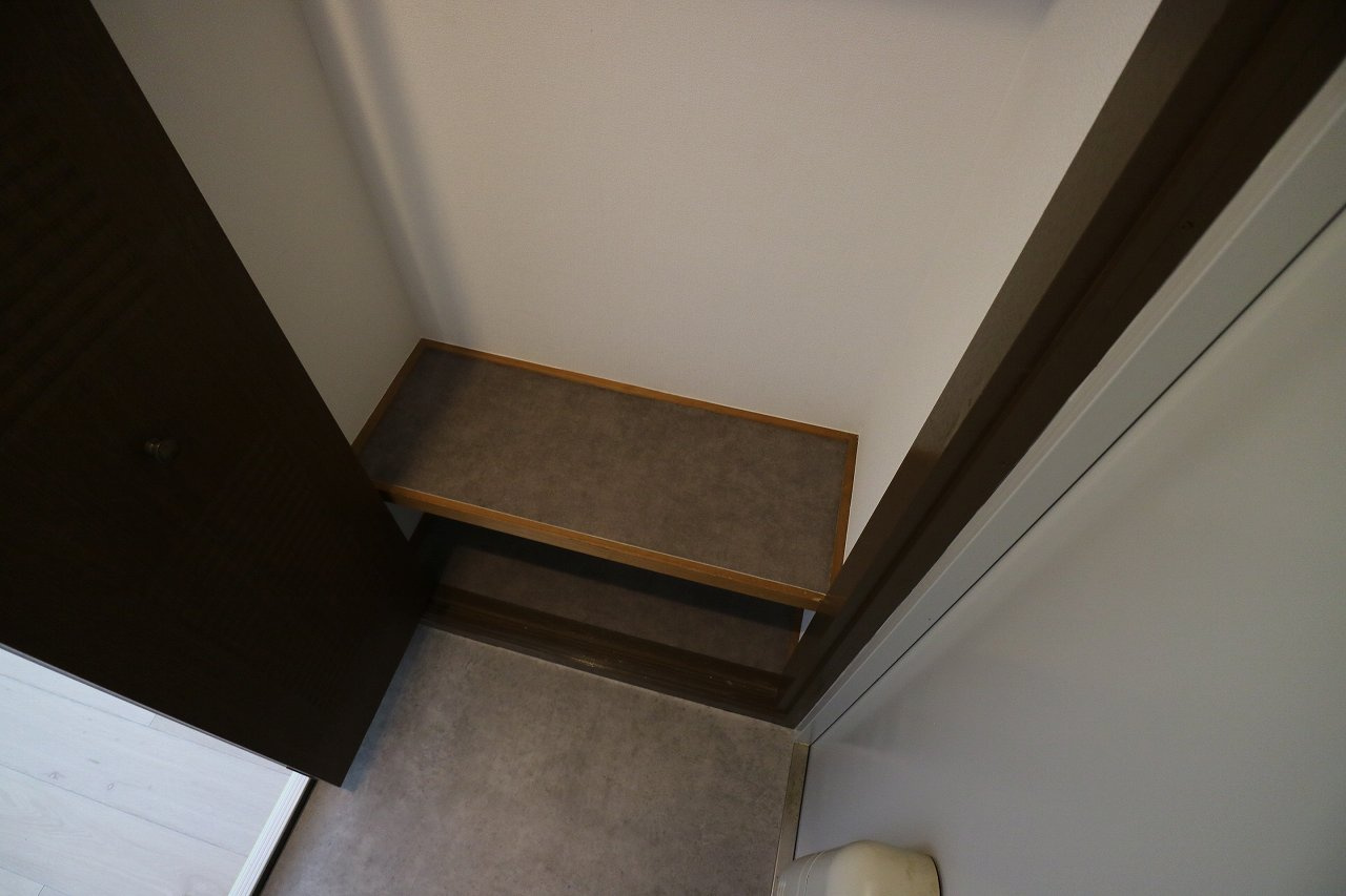 グランディア篠原弍番館の玄関