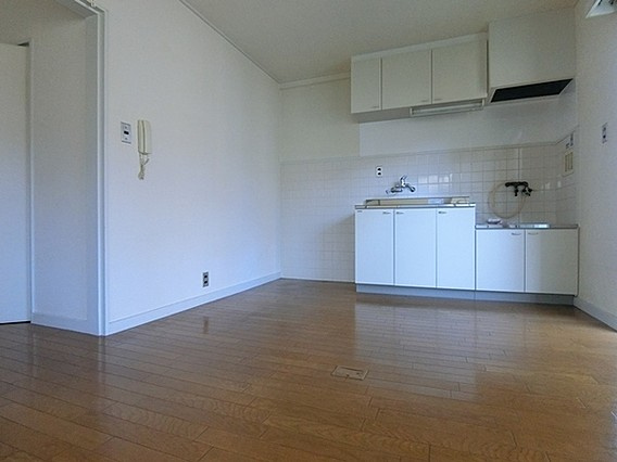 初崎マンションの居間・リビング