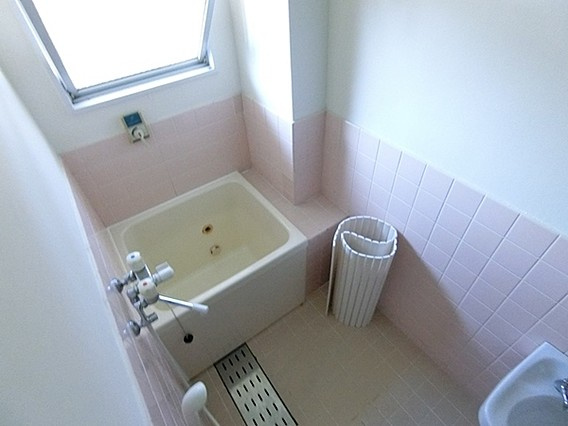 初崎マンションの浴室