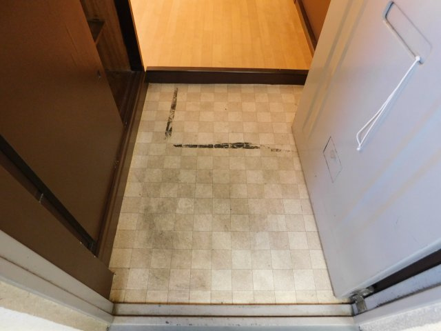 メゾン101の玄関