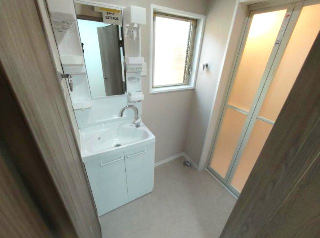 岩屋中町1丁目貸家の洗面所