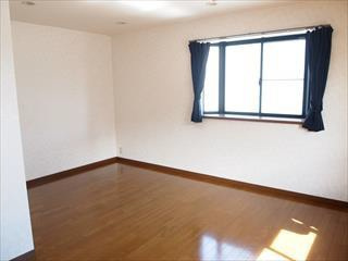 中山手通7丁目貸家の居間・リビング