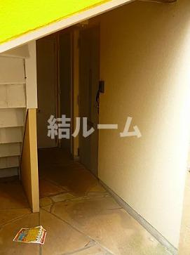 豊島区南大塚１丁目のアパートのエントランス