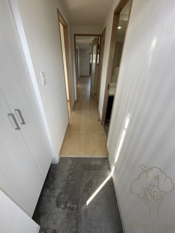 Alivis野田阪神の玄関