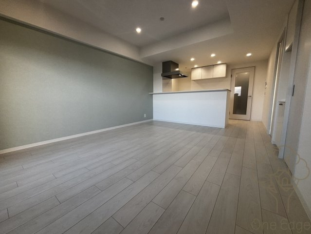 Alivis野田阪神の居間・リビング