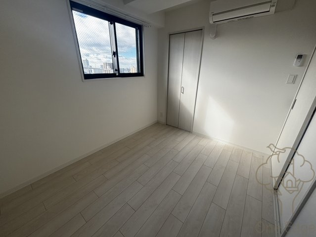 Alivis野田阪神の寝室