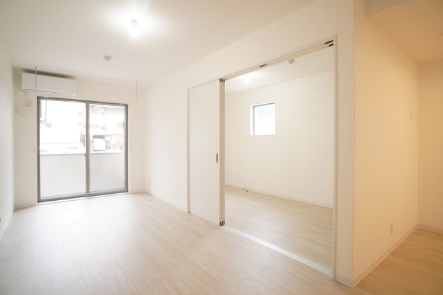 ジーメゾンあやめ池エルシアスの居間・リビング