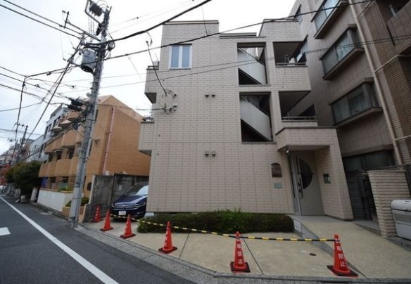 シャリテノアの外観