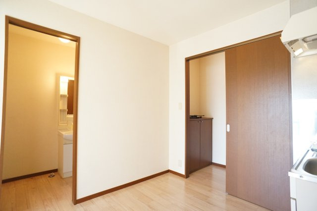 アネックス西ノ京の居間・リビング