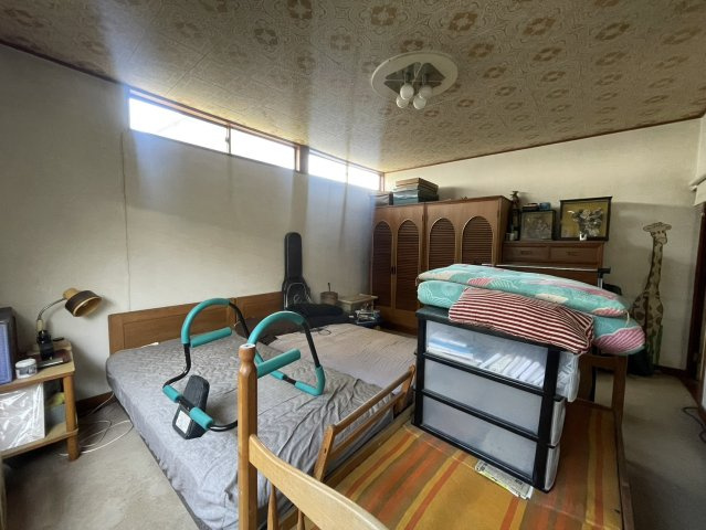 佐野駅近く500㎡超の土地♪周辺施設多数で住みやすさ◎平屋　佐野市富岡町の寝室|広くて明るい寝室