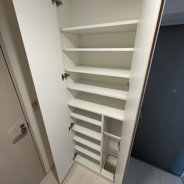 フロントコート両国の玄関|シューズボックス