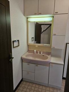 【独立洗面台】 | 落ち着いた雰囲気の住宅街にあるお家