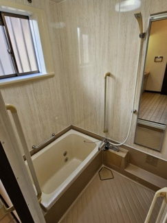 【浴室】 | 落ち着いた雰囲気の住宅街にあるお家