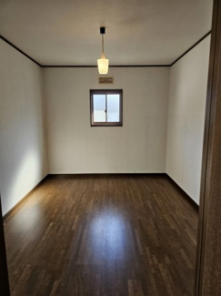 【収納】 | 落ち着いた雰囲気の住宅街にあるお家 | 2階にある6帖の納戸です！