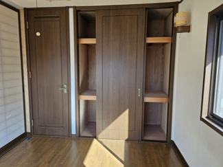 【収納】 | 落ち着いた雰囲気の住宅街にあるお家 | 壁一面の収納です