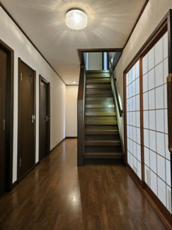 【玄関】 | 落ち着いた雰囲気の住宅街にあるお家