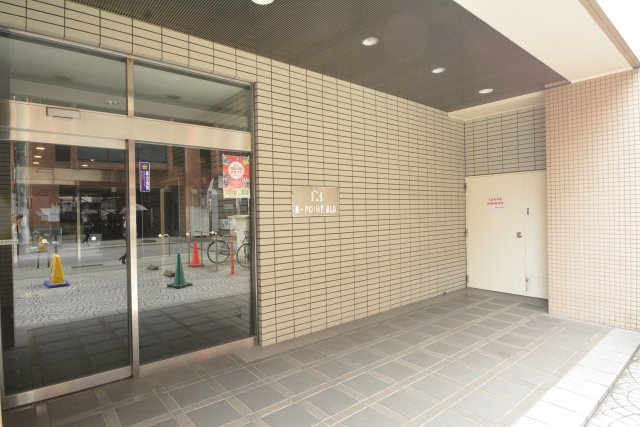 K・Point Bldgのエントランス
