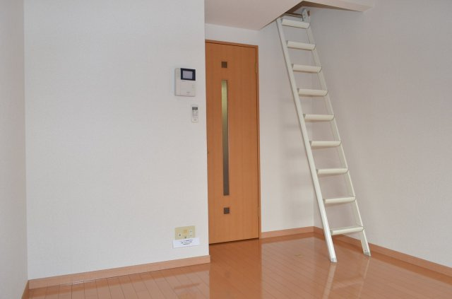 姪浜コンパートメントの内装