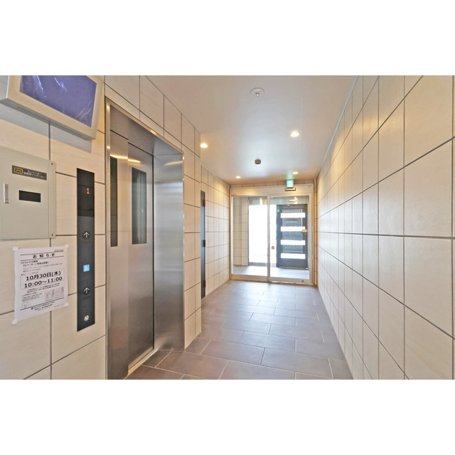 リアライズ今里南の居間・リビング|こちらの居間で趣味の時間をお楽しみください