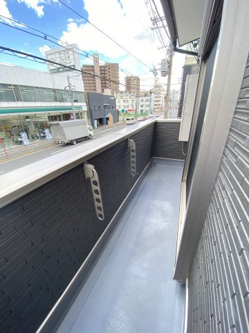 アリエッタ平野の郷のバルコニー|開放的で明るい空間を演出してくれるバルコニーです