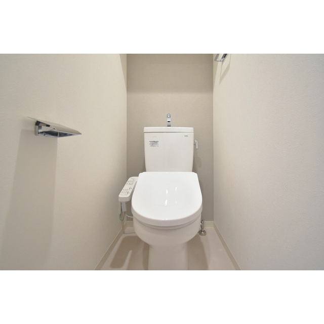 アドバンス大阪ストーリアのトイレ|落ち着いたトイレです